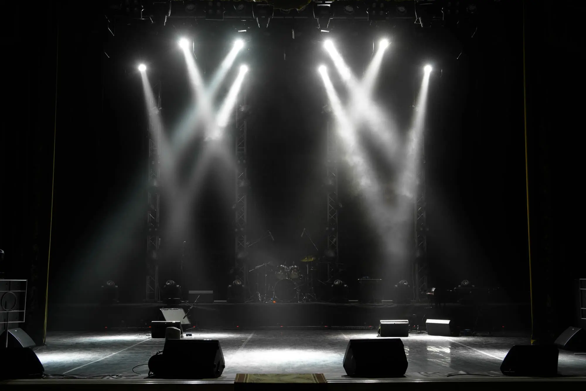 different types of lighting in theatre - Types of Theater Lights and Their Benefits in Stage Lighting - Vorlane